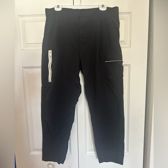 Nike Men's Black Cargo Pants - Picture 4 of 7